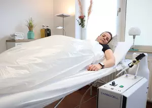 30 Min. CO2-Trockenbad-Therapie für Extremitäten oder den Körper für 1 Person (bis zu 40% sparen)