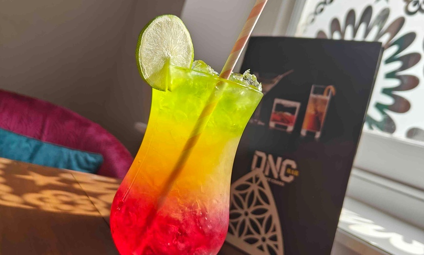 Image 3: Enjoy with Mini Celebration or Cocktail & Vibes w/ Prosecco and Games