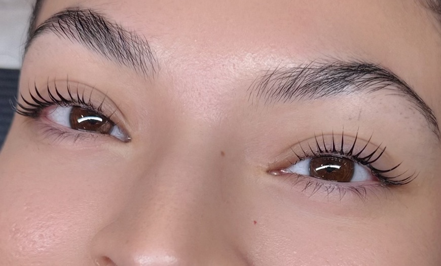 Image 5: Achieve Stunning Lashes with Korean Lash Lift!