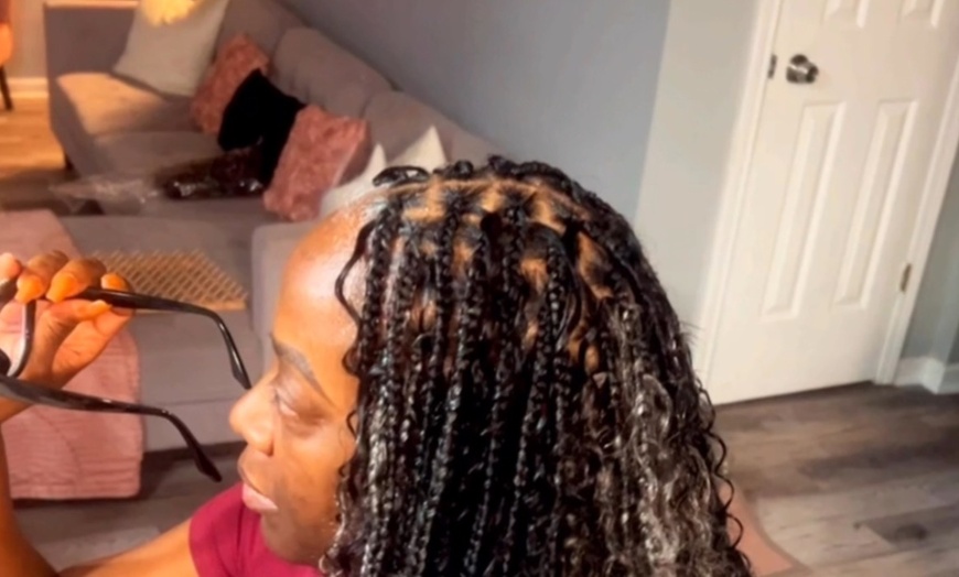 Image 5: Choice of Knotless Session, Freestyle Braids or Cornrows Session