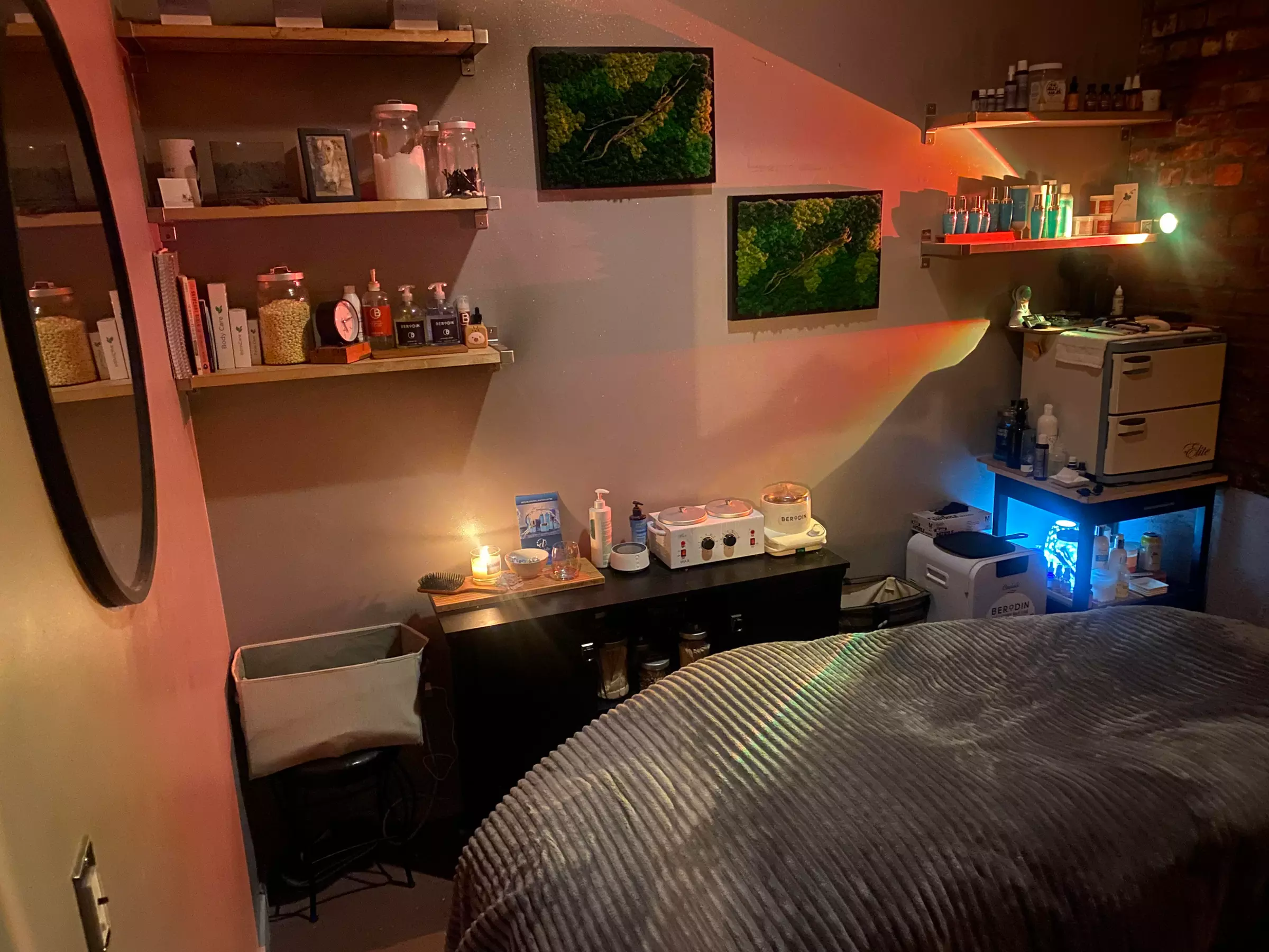 Up to 45% Off on Facial at VannStudio Salon