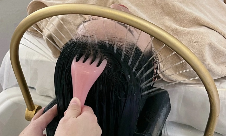 Image 2: 60 or 80-Min Scalp Head Therapy or 60-Min Foot Reflexology Package