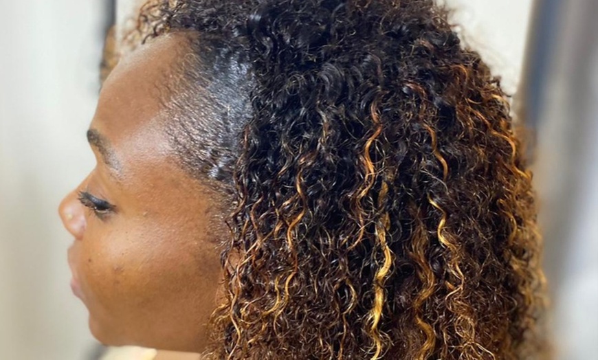 Image 16: Coiffure locks, tresses collées, tissage, perruque ou braid