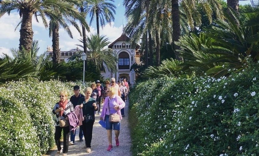 Image 9: Elabora tu propio vermut y visita un lugar emblemático para 1, 2 o 4 