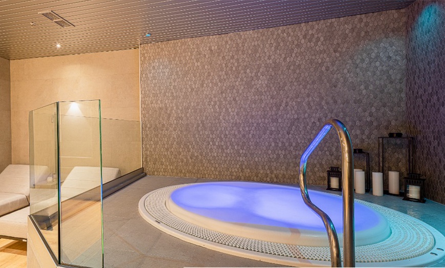 Image 8: Circuito de Spa privado de 60 minutos y masaje para 2 personas 