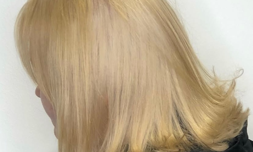 Image 1: 3 Root Touch-Up, Shampoo, Conditioning & Blow-Dry w/ Optional Haircut
