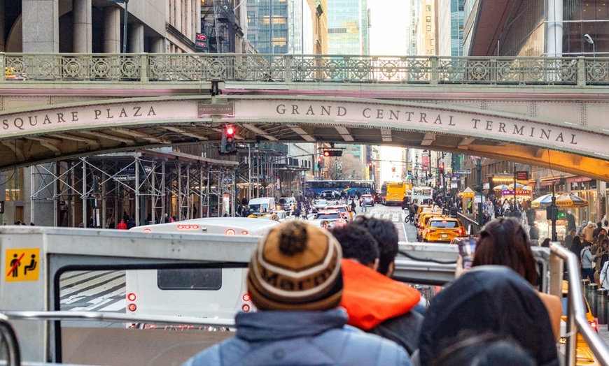 Image 3: Unlimited Day Pass – Hop On, Hop Off NYC Sightseeing Tour Bus