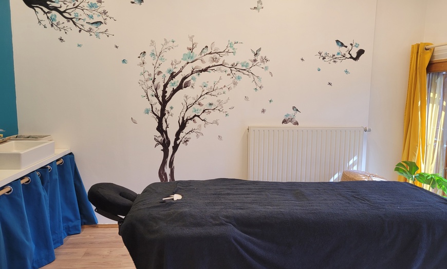 Image 2: Explorez la douceur du sophro-massage chez Aude Naturelle