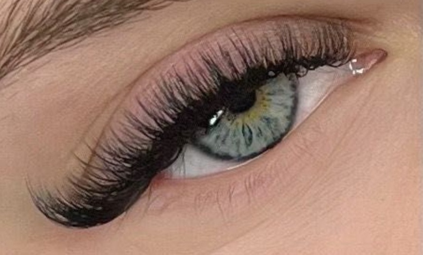 Image 2: Full Set Lash Options