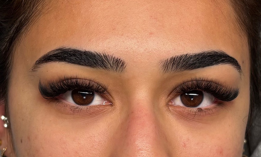 Image 1: Up to 37% Off on Eyelash Extensions at Bayan Beauty
