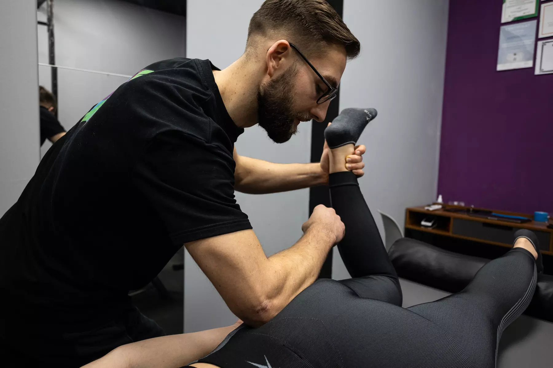 Ulga na napiętych mięśni: masaż sportowy lub leczniczy