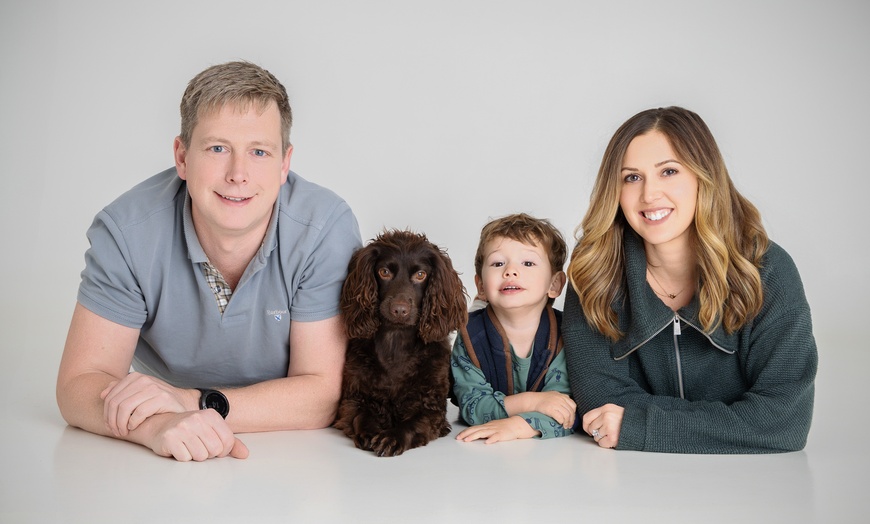 Image 2: Family Photoshoot with Prints