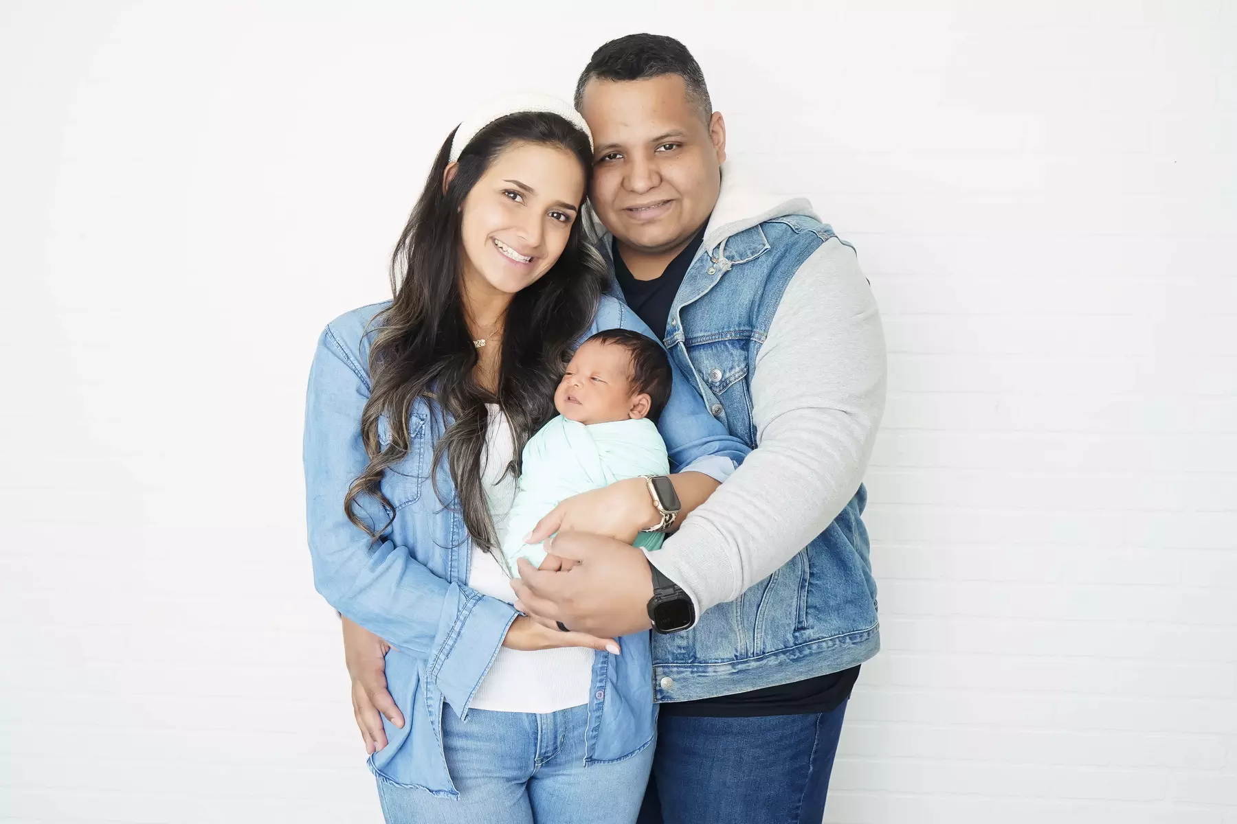 Capture Precious Newborn and Family Memories with Digital Images