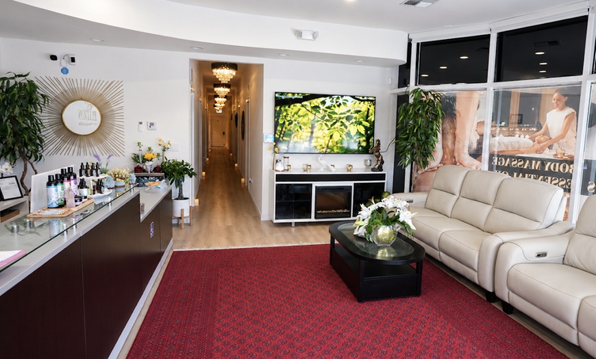 Image 5: Relaxing Massage or Couples Massage with Choice of Styles