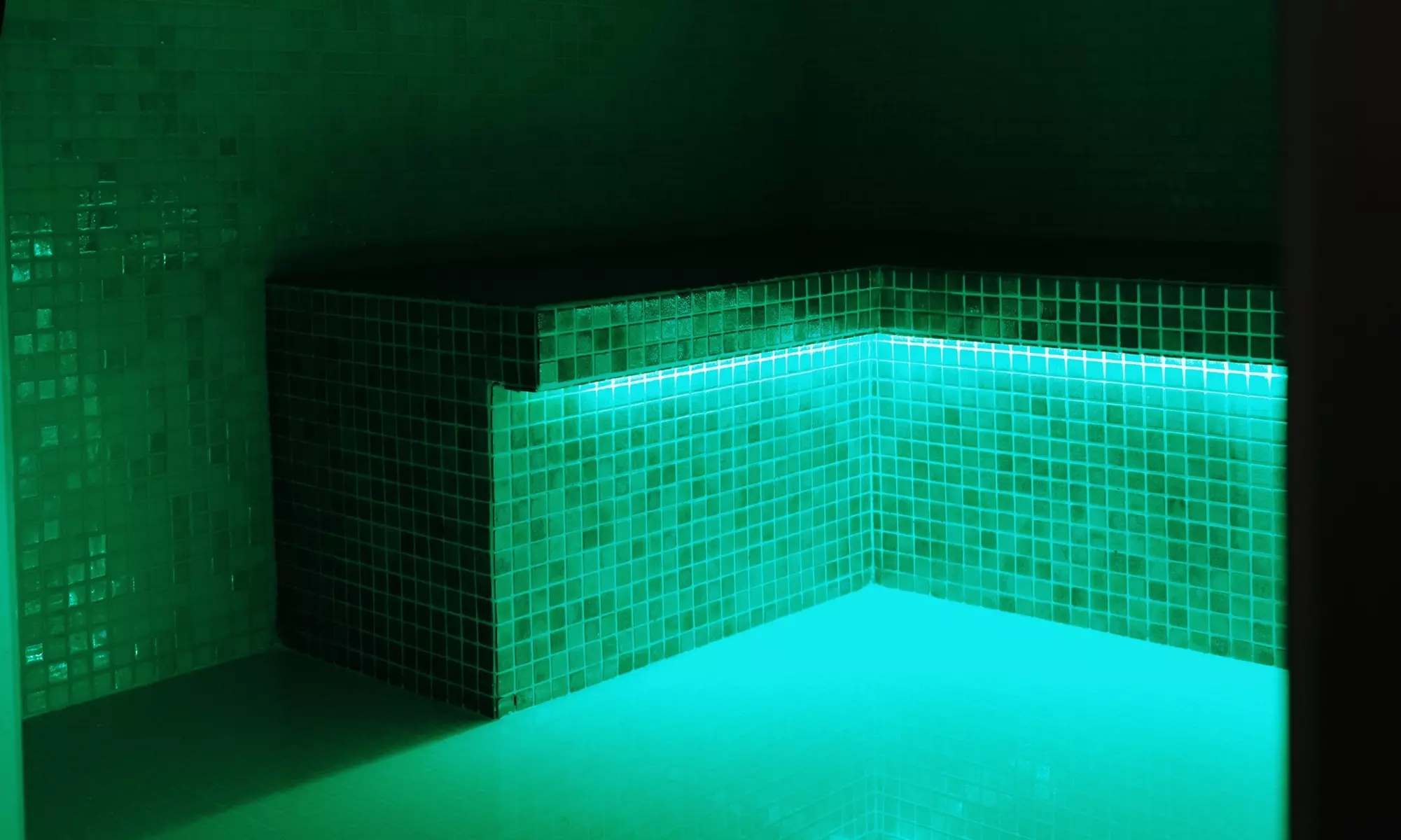 Accès illimité spa & piscine à Eysines avec option gourmande