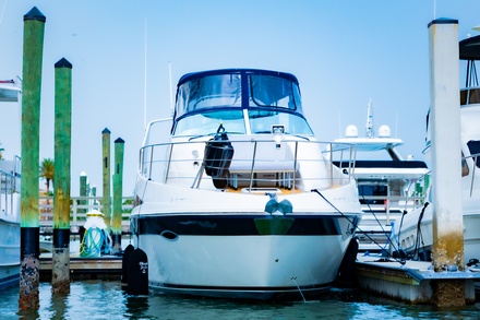 4-Hour Luxury Boat Ride with Refreshments  - For Up to 5 - Chianti Je Lo Clearwater, FL