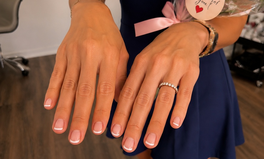 Image 3: Hydro Steam Spa Gel Mani-Pedi for Hydrated, Polished Nails