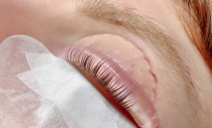 Image 4: Wimpern- und/oder Augenbrauen-Lifting inkl. Färben für 1 Person