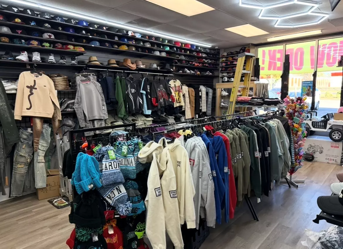 iPhone Screen Repair: iPhone X, Xr, XS, 12, 13, 14, 15, 16 Pro, & More