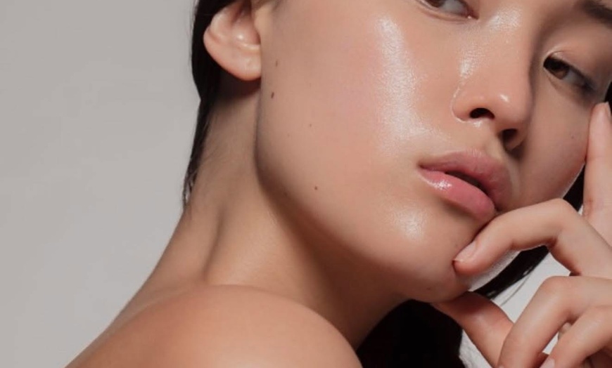 Image 2: Japanese Head Spa & Korean Glass Facial for One or Two People