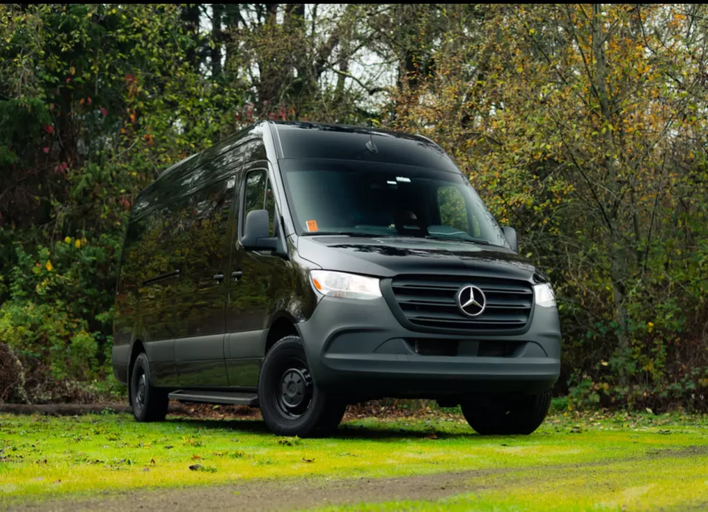 Premium Airport Transfer from SEA-TAC Airport for Up to 14 Passengers with SUV Seattle Services