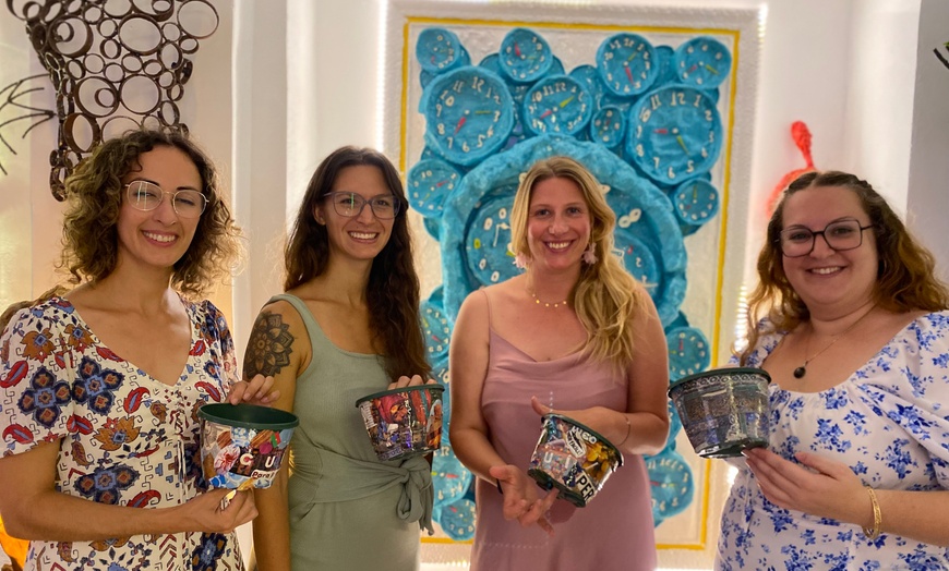 Image 2: Taller Wine & Collage con material incluido para 1 a 4 personas