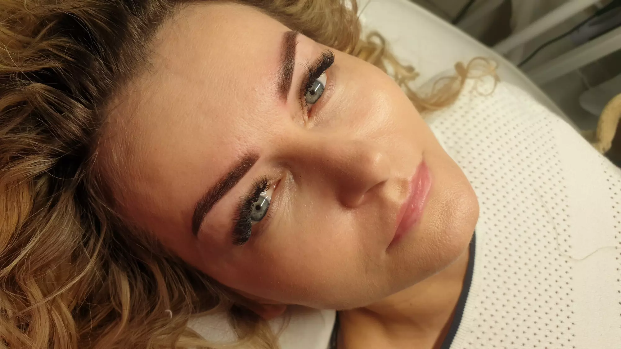 Makijaż permanentny brwi