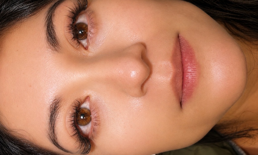 Image 2: Classic, Hybrid, or Volume Eyelash Extensions for a stunning look