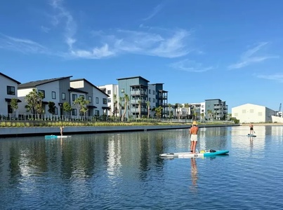 One Hour Paddleboard Rental - For 1 Person - Sand Rentals - Tampa