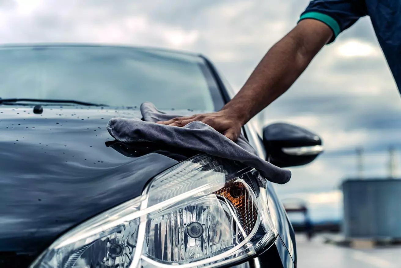 Nettoyage voiture domicile/sur site : intérieur, extérieur ou complet