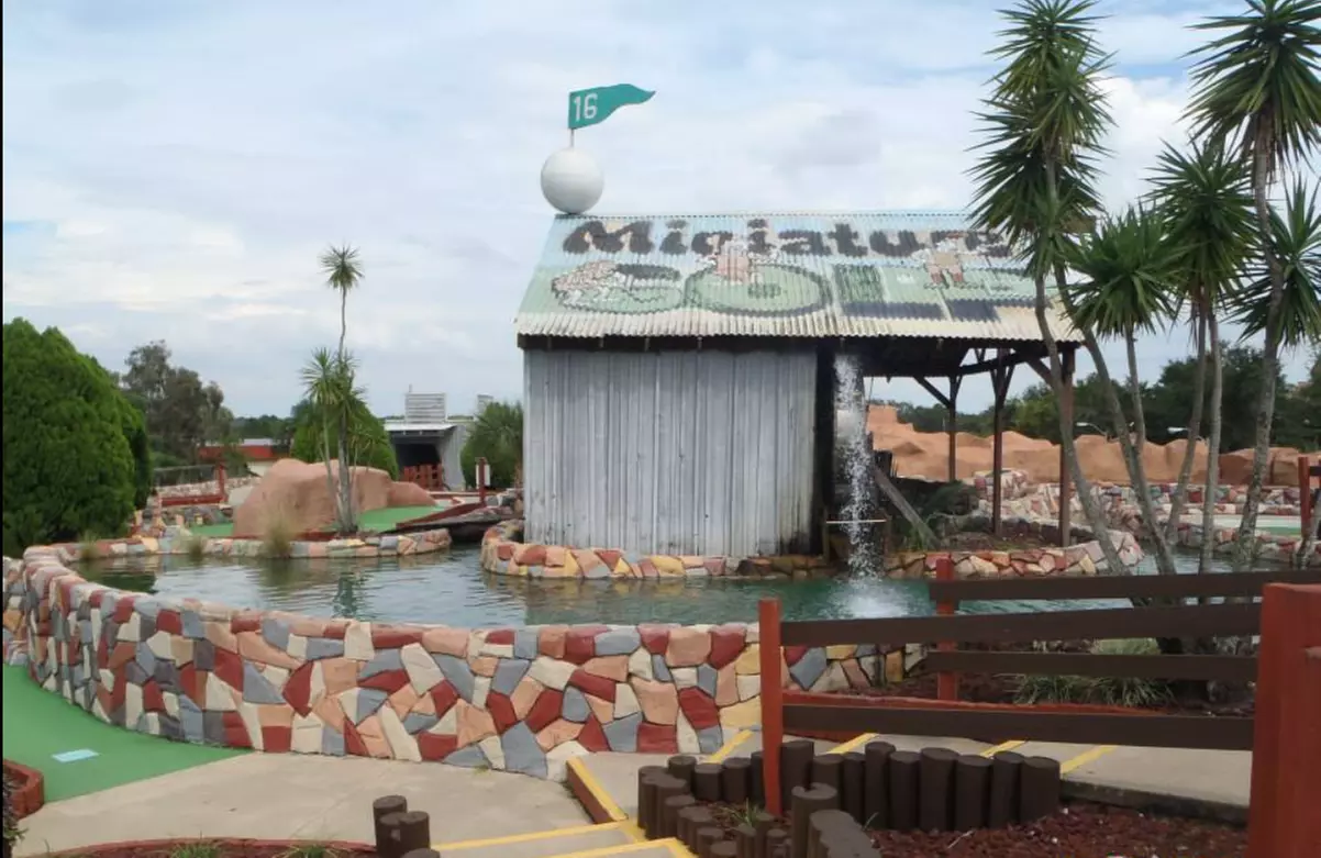 Mini Golf for 1, 2, or 4 People at Bonanza Golf