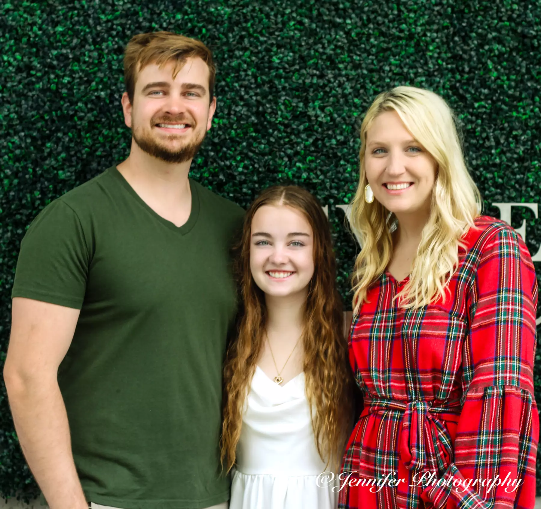 60,90, or 120-Minute Outdoor Photography Session with Photo Package