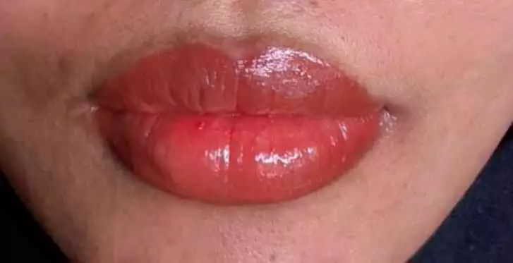 Get a One Permanent Eyebrow, Eyeliner or Lipliner Tattoo Session