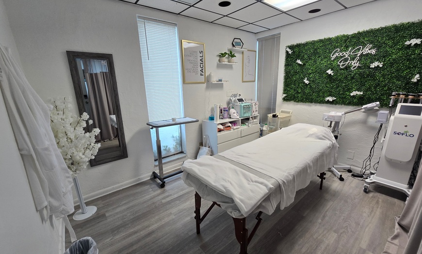 Image 3: Up to 50% Off on Dark Circle/Under Eye Treatment at SoFlo Medical Center
