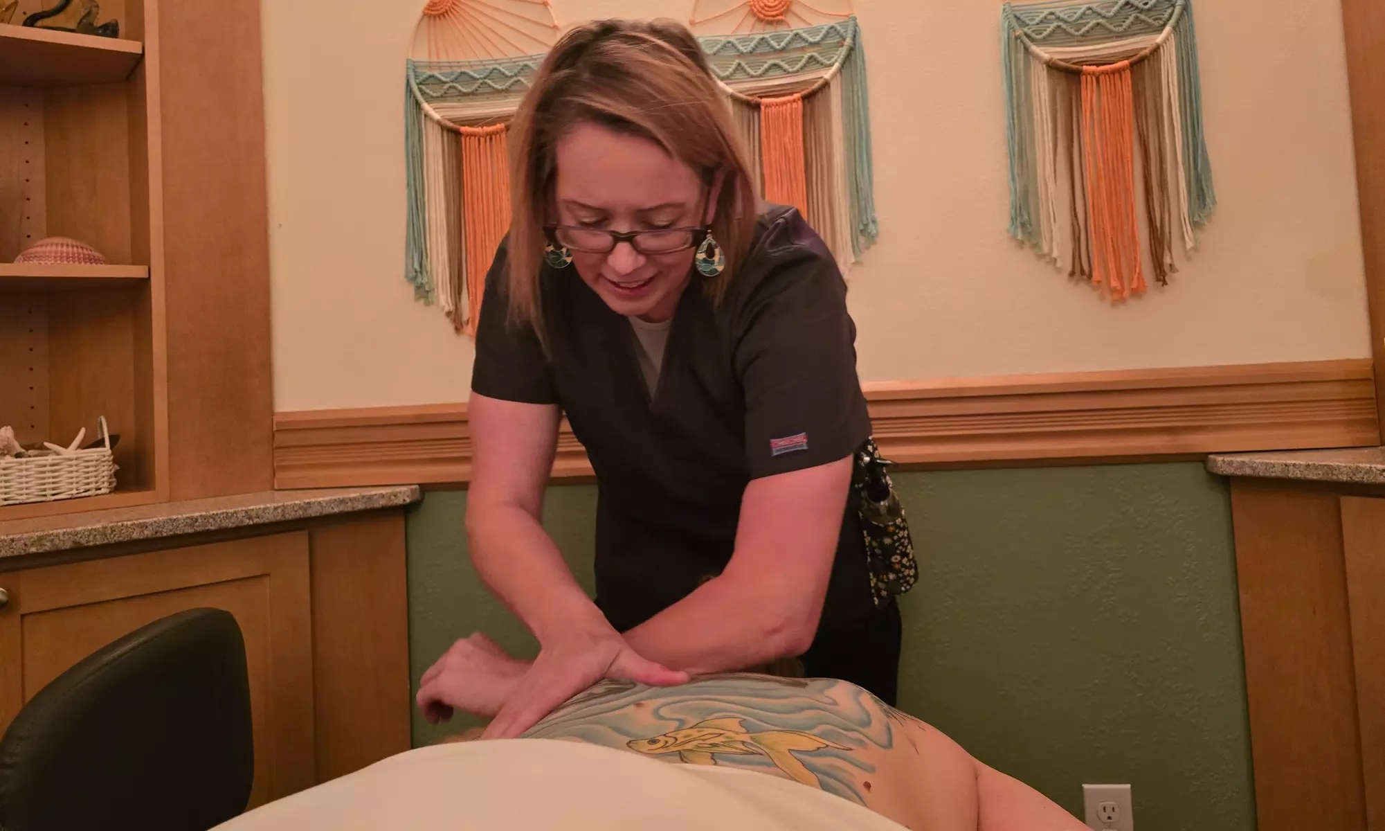 Relax with 60, 90, or 120 Minutes Relaxation Massage