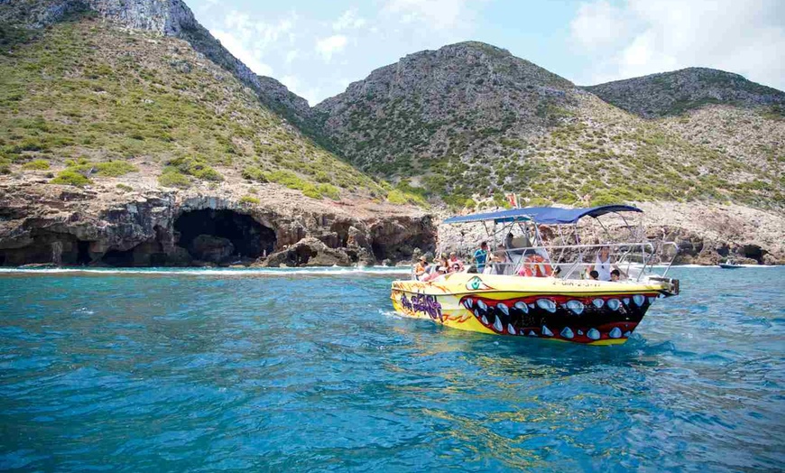 Image 3: Descubre Denia: tour en barco a la Cova Tallada para 2, 4 u 8 personas