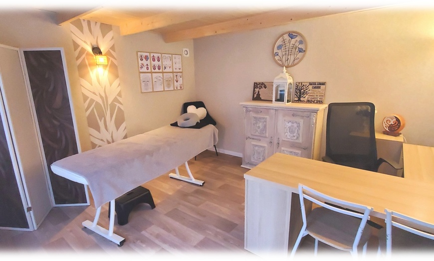 Image 2: Lâcher-prise : massage Signature & réflexologie Dien Chan 