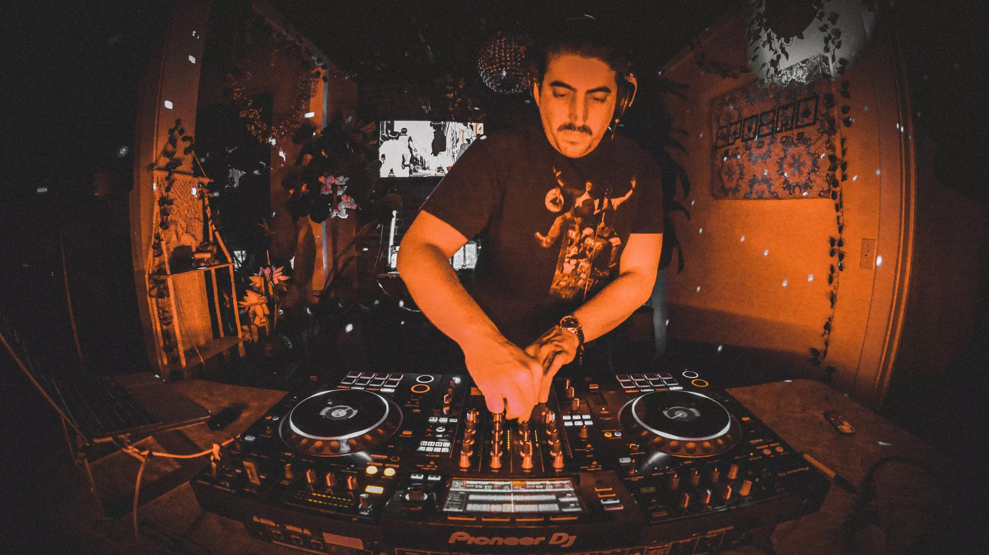 Exclusive DJ Private Course or DJ Open Decks