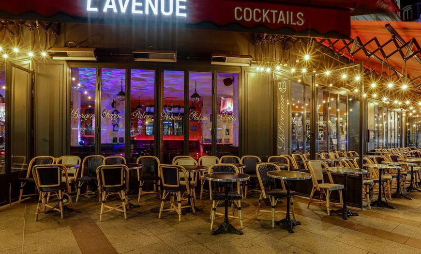 Image 1: Saveurs et convivialité à L'Avenue : un menu à partager à Paris 18ᵉ