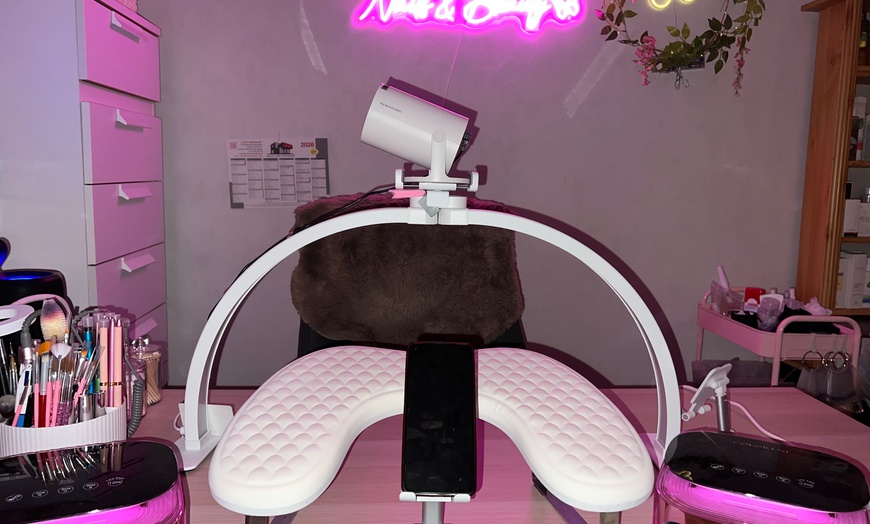 Image 3: Pose de vernis à ongles ou capsules mains et/ou pieds