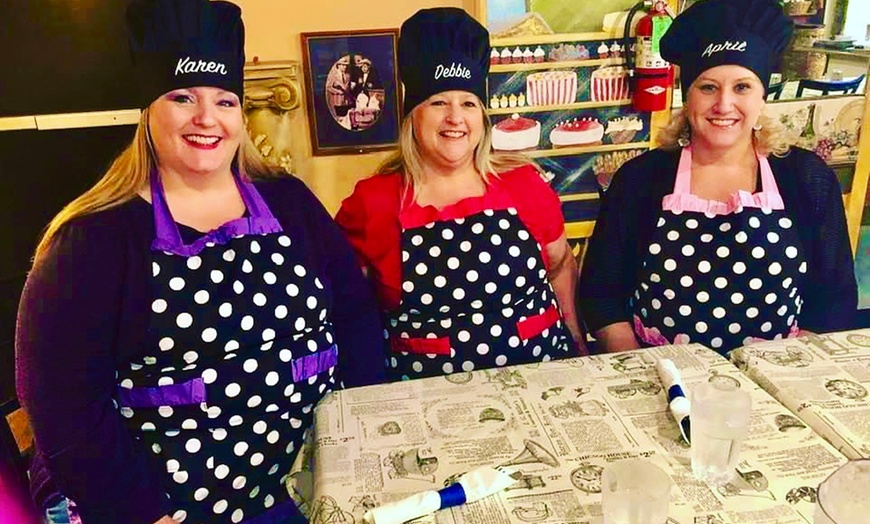 Image 4: Mafia-Themed Cooking & Mixology Class - An Offer You Can't Refuse!