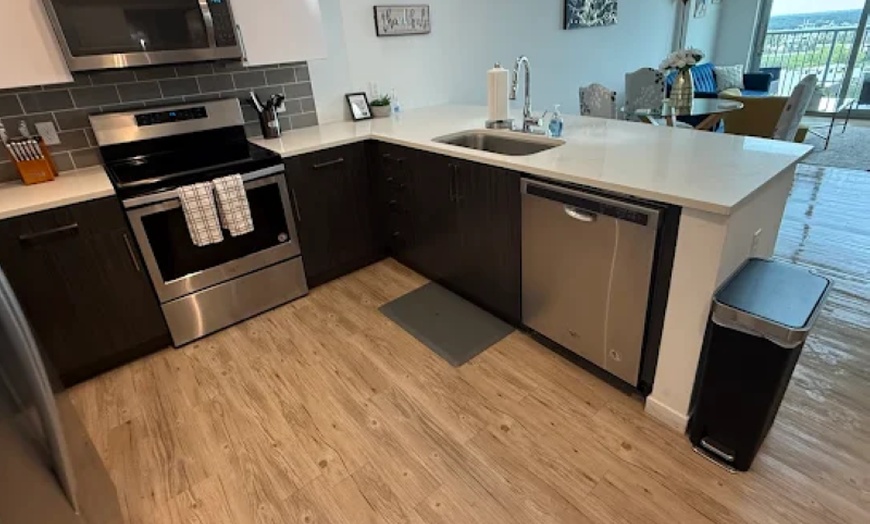 Image 5: 3, 4 or 5 Hours of Professional Cleaning for Small Apartments & More