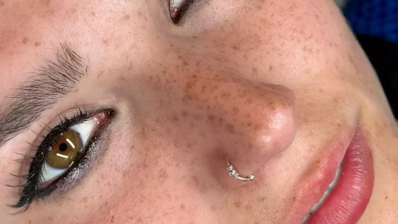 Achieve Natural-Looking Freckles w/ Organic, Long-Lasting Application