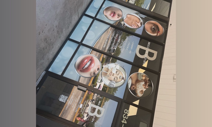 Image 6: Targeted Fat Reduction – Non-Invasive Laser Lipo Session