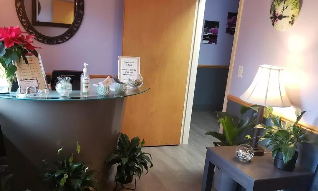 60 or 90 Minute Couples Massage at Healing Hands