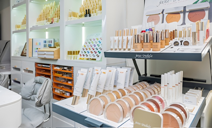 Image 5: Skin Analysis, 60/75-Min Personalized Facial + Optional Acupressure