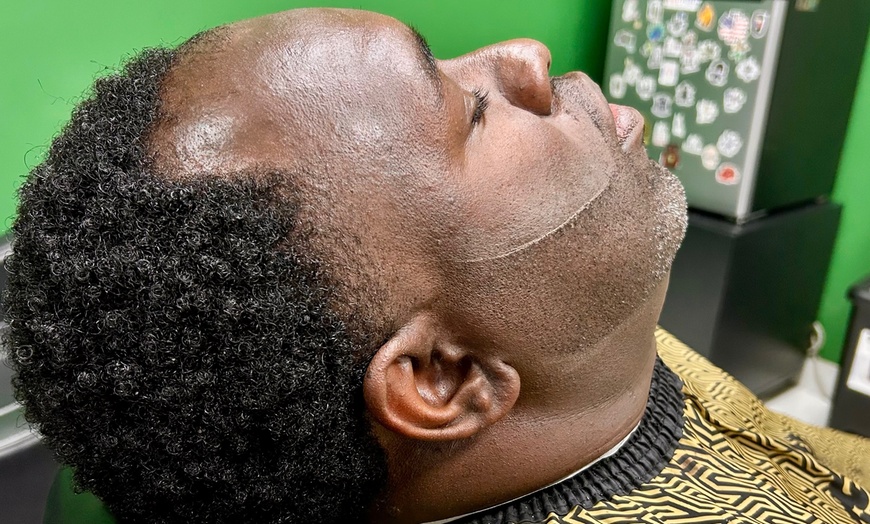 Image 3: Refined Men's Haircuts & Grooming for a Fresh New Look