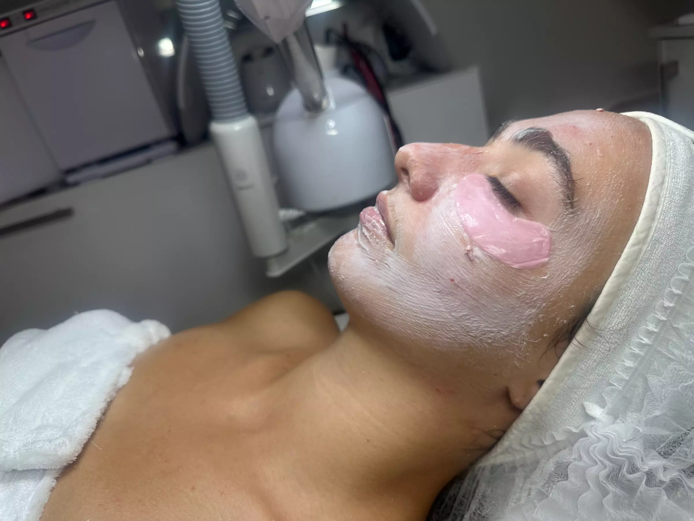 Brow Tinting and Lamination Combo for Fuller Brows