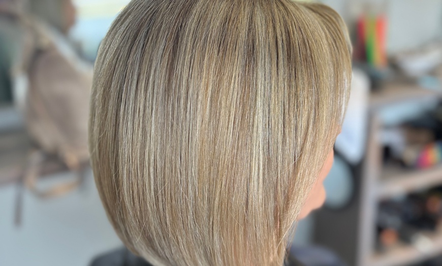 Image 4: Up to 50% Off on Salon - Hair Color / Highlights - Roots at Divine One Salon