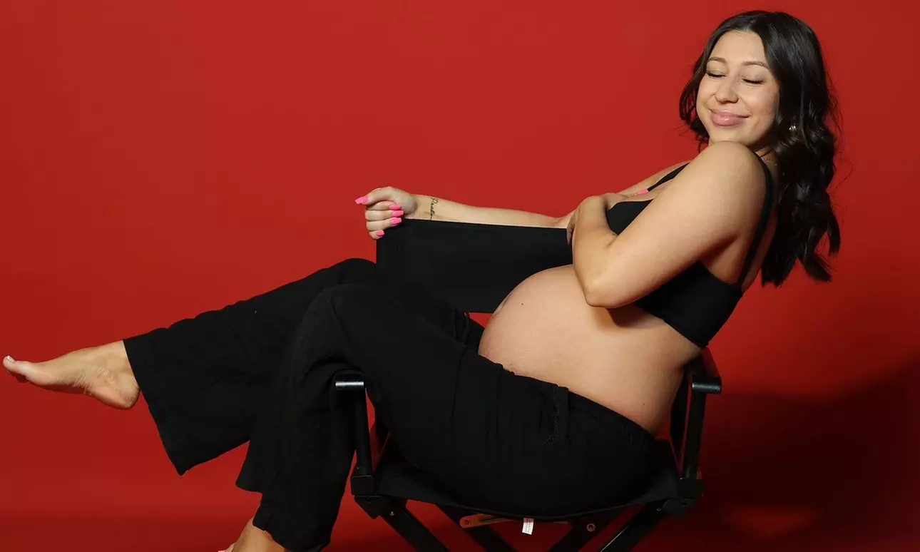 Get 30, or 60 Minute In-Studio Photography Session and Photo Package!